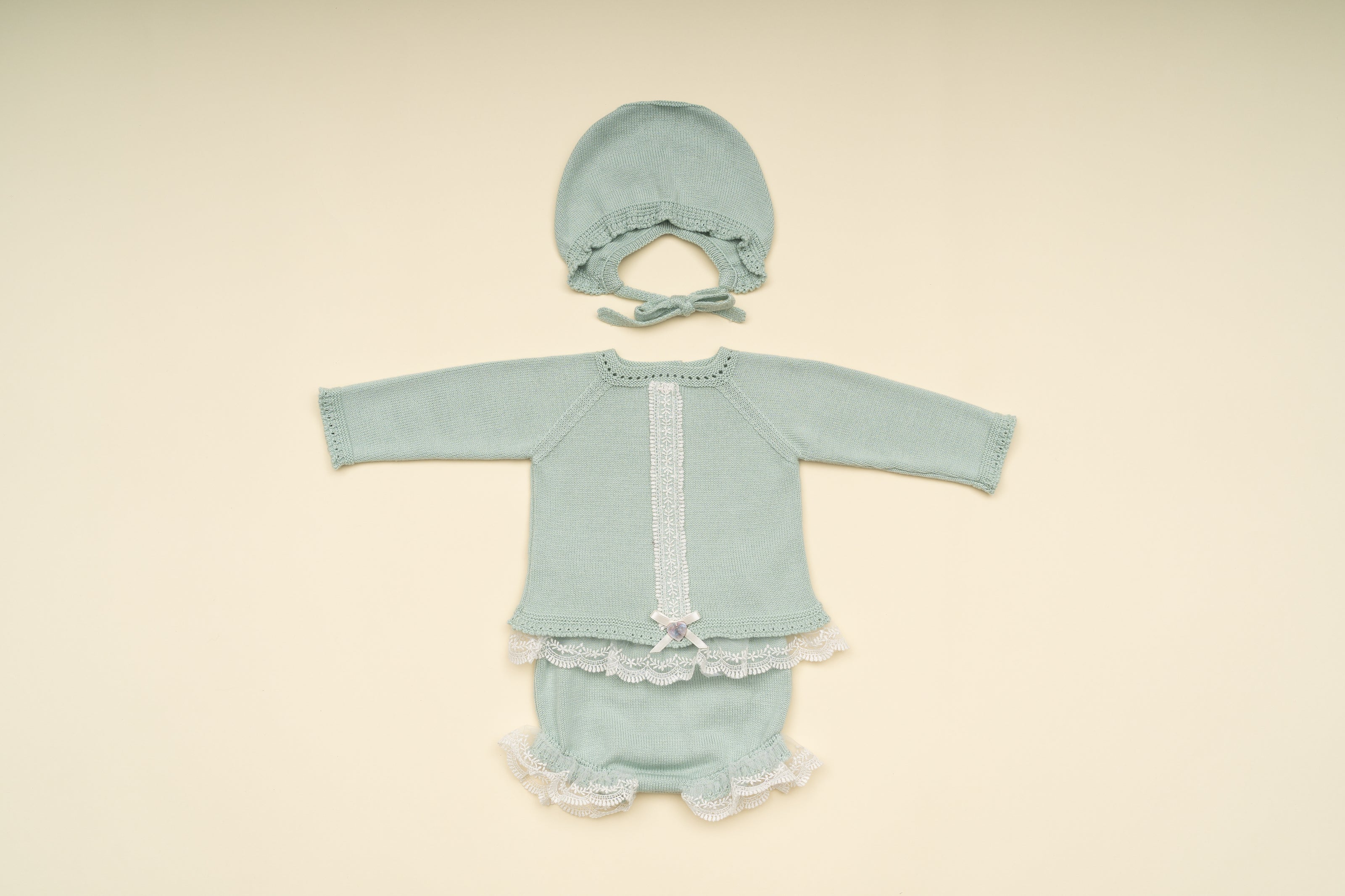 Elegant Baby Girl Knit Outfit with Lace Trim – 3-Piece Set