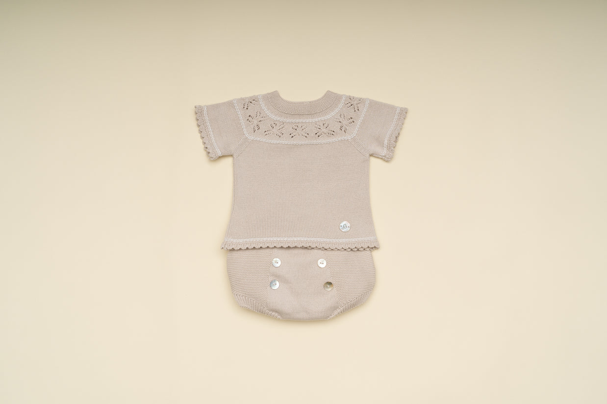 Classic 2-Piece Baby Outfit with White Details