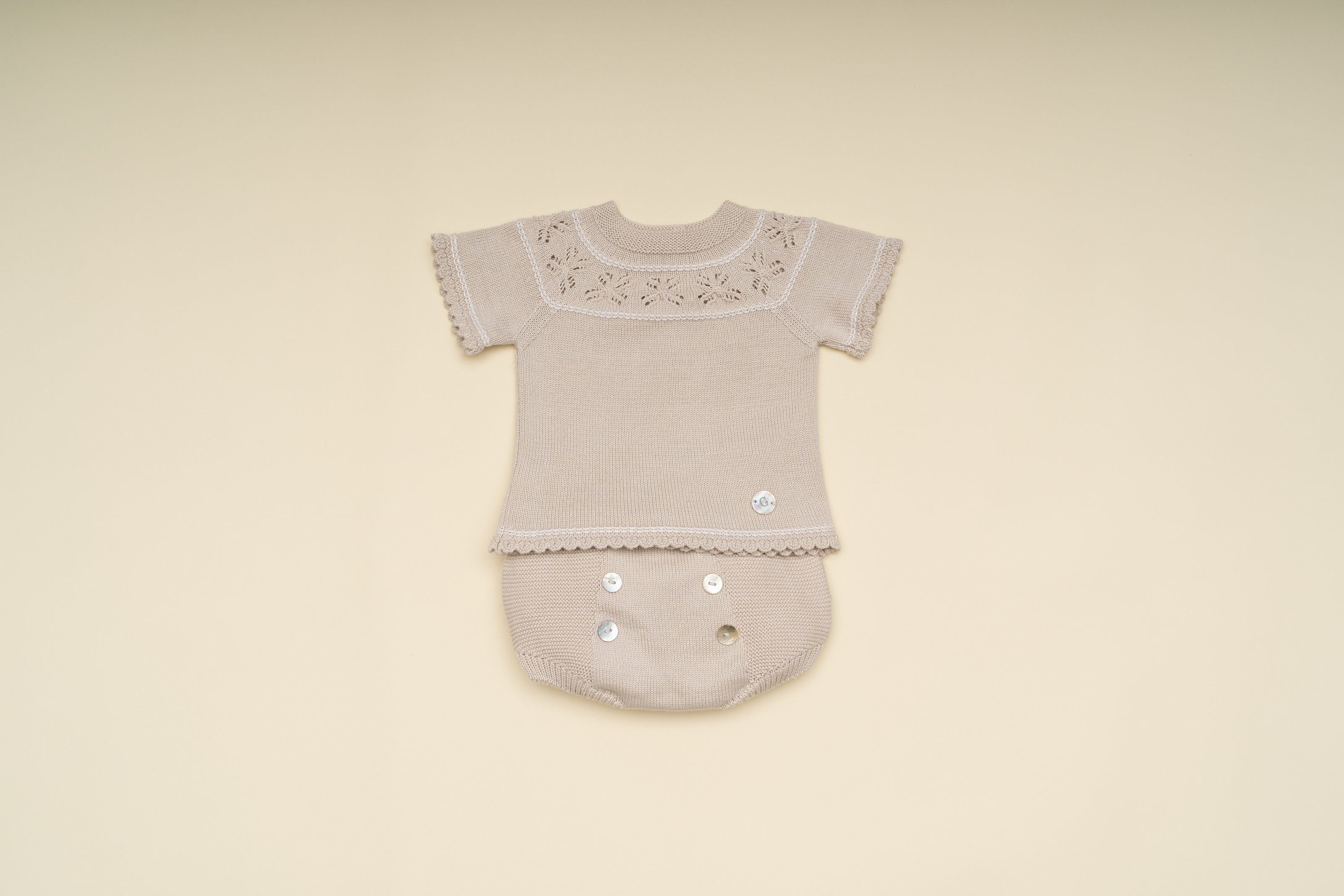 Classic 2-Piece Baby Outfit with White Details