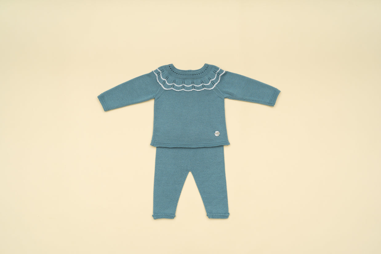 Elegant Baby Knit Sweater and Pants Set – ClassicTwo-Piece Outfit