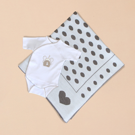 Elephant Embroidery Bodysuit & Beige Knit Heart Blanket