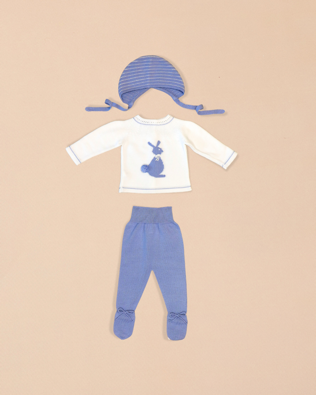Frost 4 Piece Set – Bunny Motif, Footed Pants, Bonnet & Blanket
