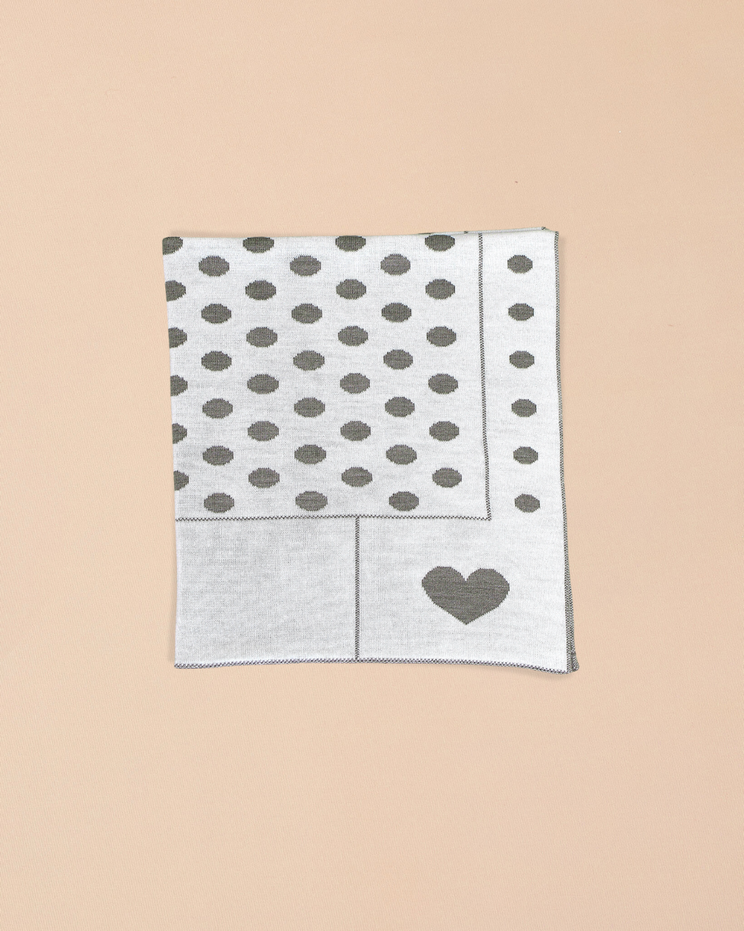 Elephant Embroidery Bodysuit & Beige Knit Heart Blanket